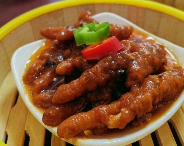 Chicken Feet w. Black Bean Sc. 酱汁蒸凤爪 (L)