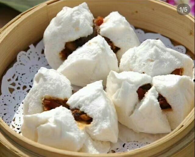 BBQ Pork Bun 蜜汁叉烧包 (L)
