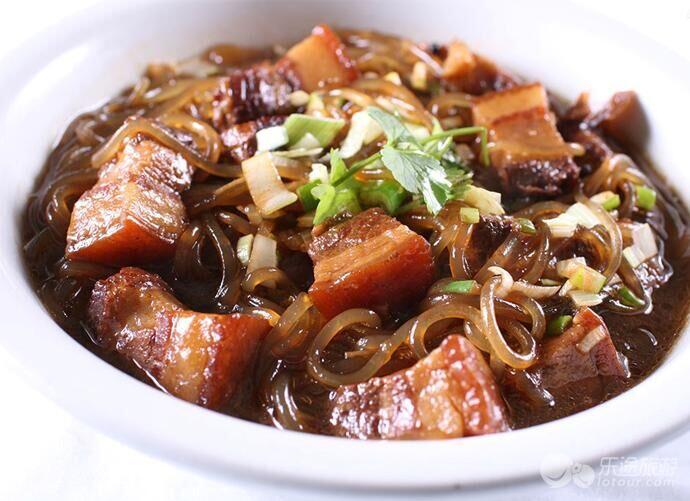 Pork Belly w. Clear Noodle Stew 猪肉炖粉条